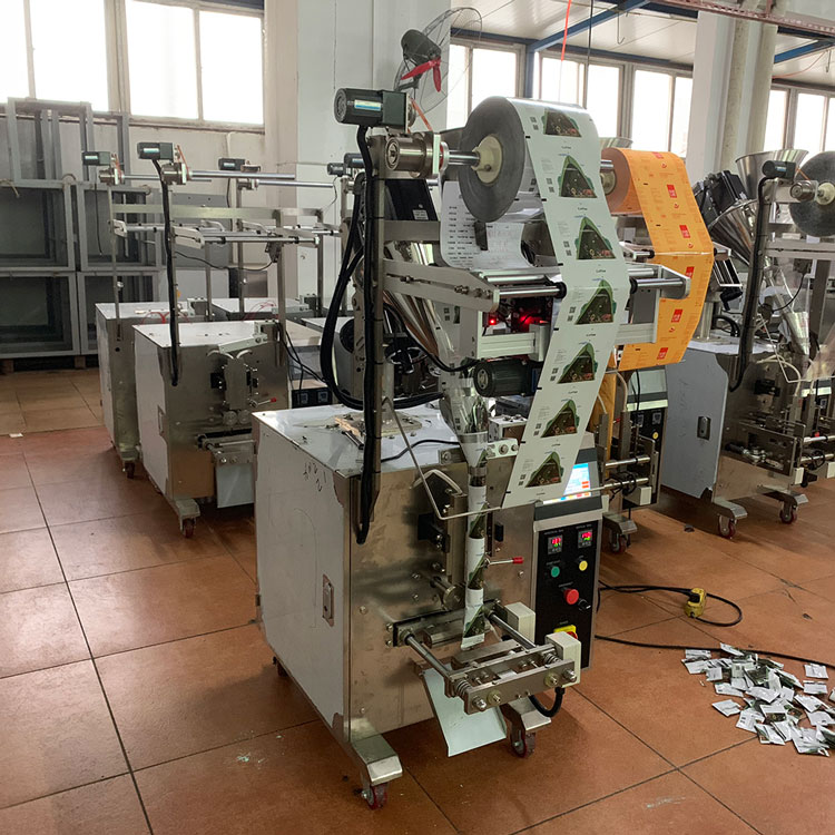 Automatic plastic bag corn cassava flour packing machine